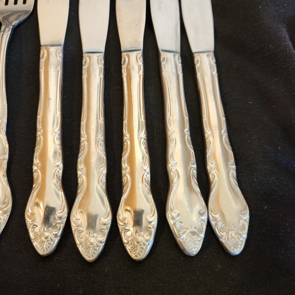 VINTAGE CARLYLE CAY 1 SET OF STAINLESS FLATWARE JAPAN - Picture 4 of 4